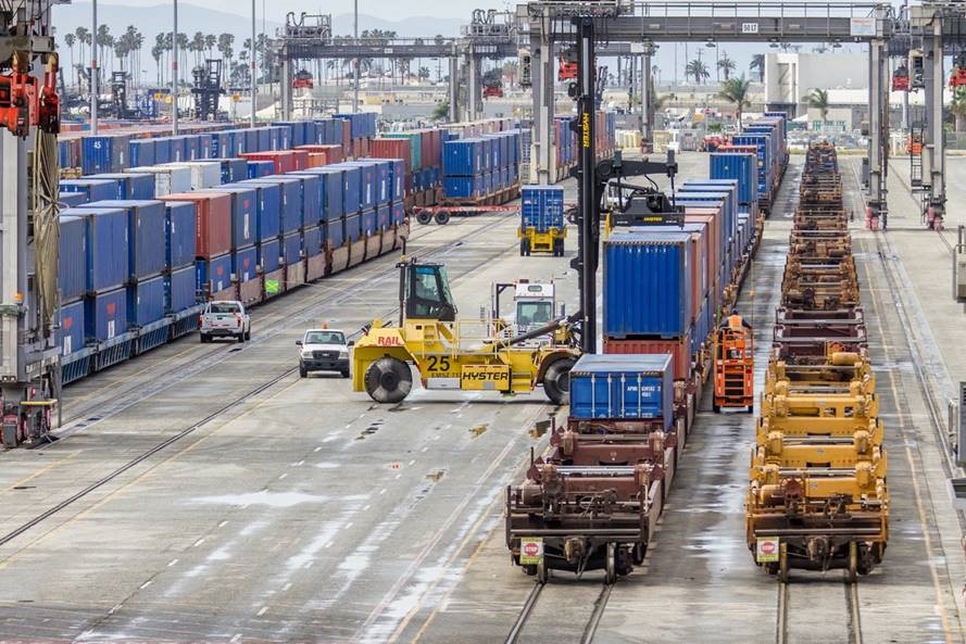 Railway Operation at the San Pedro Bay Ports in Long Beach, California